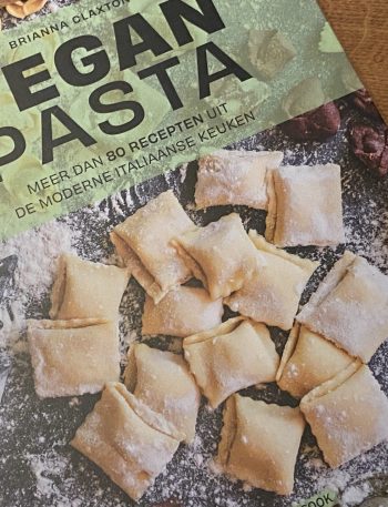Boek Vegan Pasta van Brianna Claxton