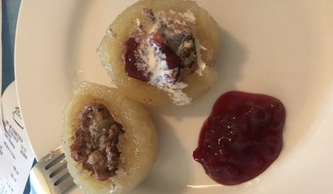 Zweedse gevulde aardappelballen