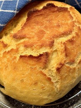 No knead bread: op het rooster om af te koelen