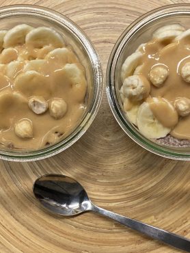 chocolade chiapudding met banaan en hazelnootpasta