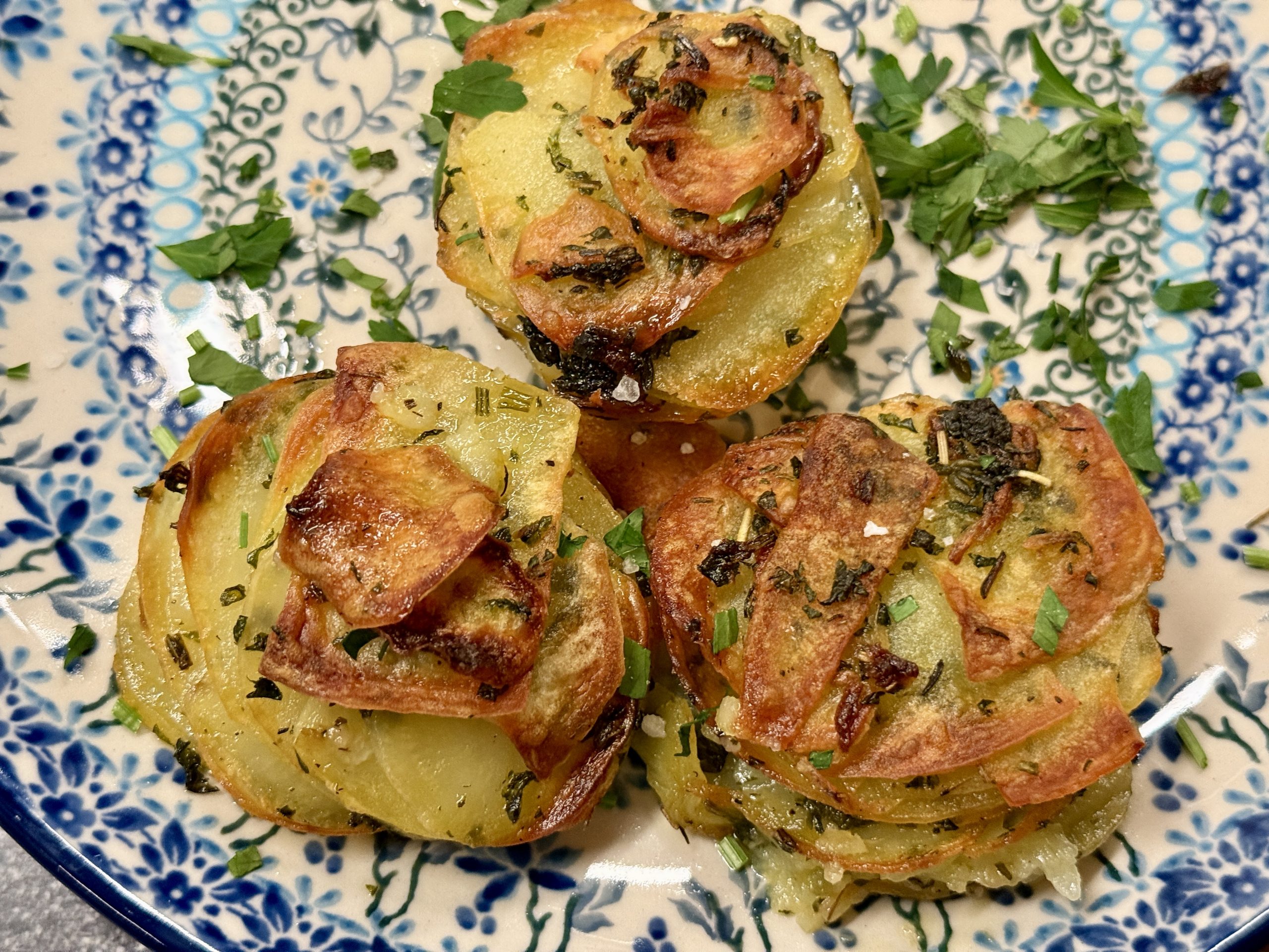 Feestelijke gouden aardappeltorentjes