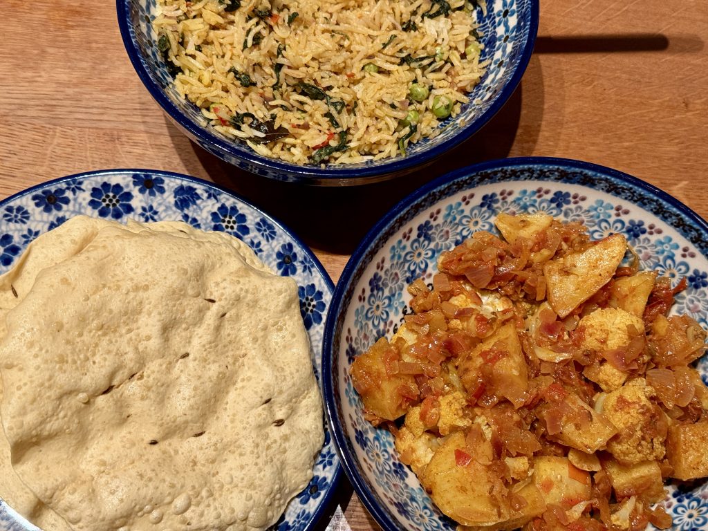 aloo gobi, papad en pulao