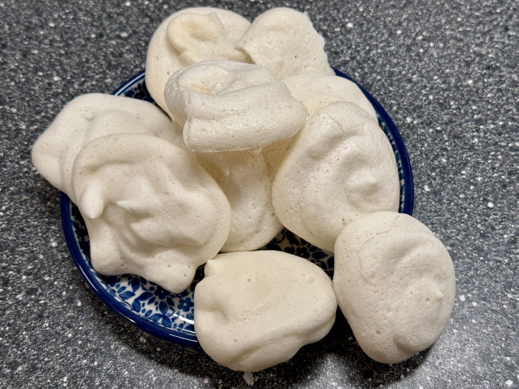 meringues op een schaaltje