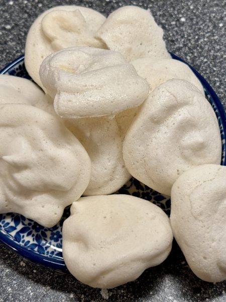 meringues op een schaaltje